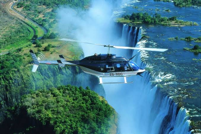 Helicopter Flight over Victoria Falls gallery photo 4
