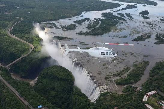 Helicopter Flight over Victoria Falls gallery photo 3